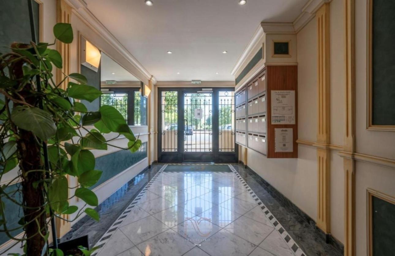 Appartement Castle - 10 Minutes De Disney บุสซี-แซ็ง-ฌอร์ฌ ภายนอก รูปภาพ