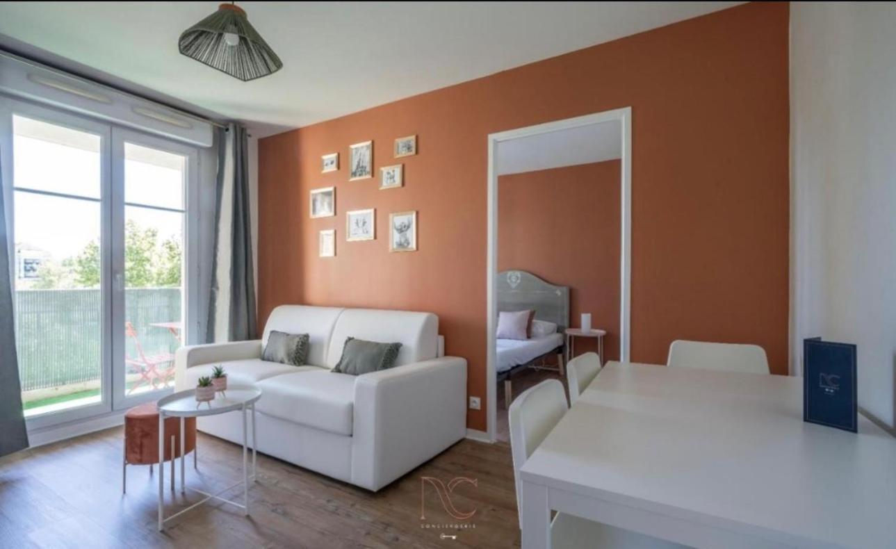 Appartement Castle - 10 Minutes De Disney บุสซี-แซ็ง-ฌอร์ฌ ภายนอก รูปภาพ